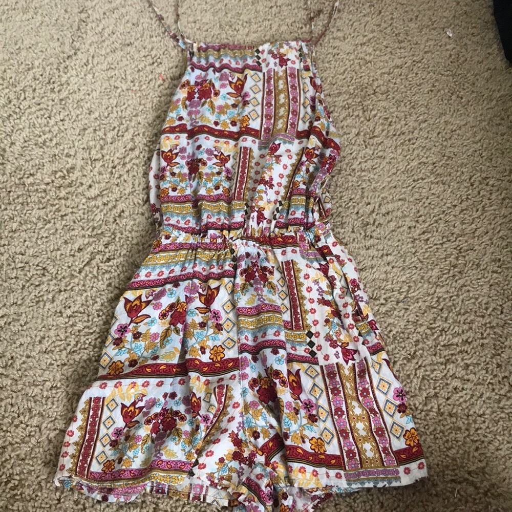 Patterned romper from H&M, open back w/ pockets